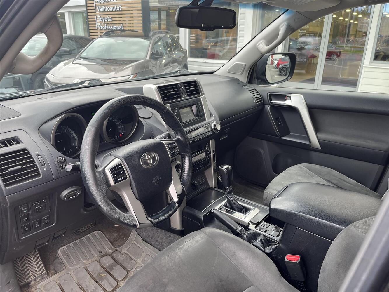Toyota Land Cruiser vaihtoauto