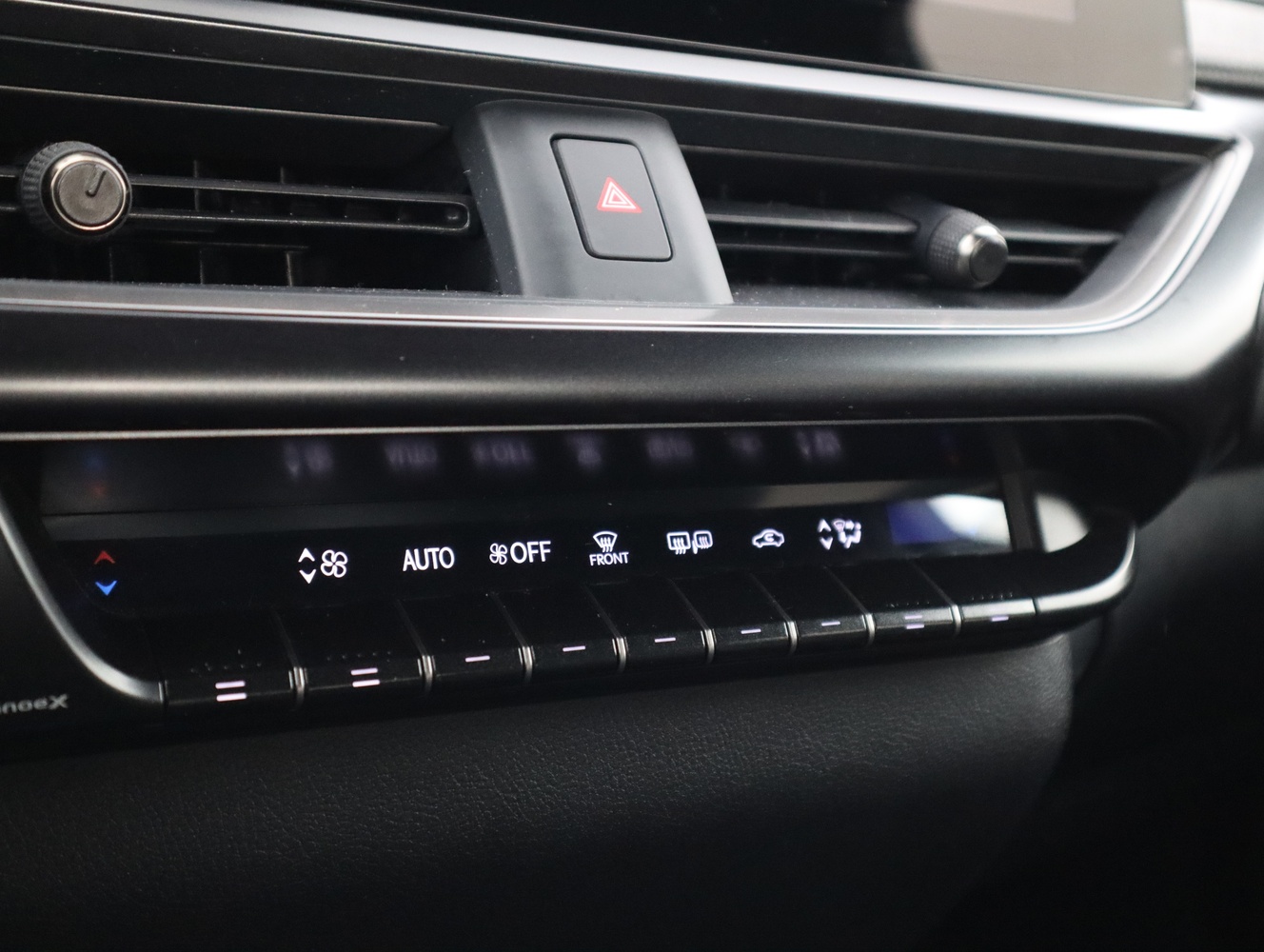 Lexus UX vaihtoauto