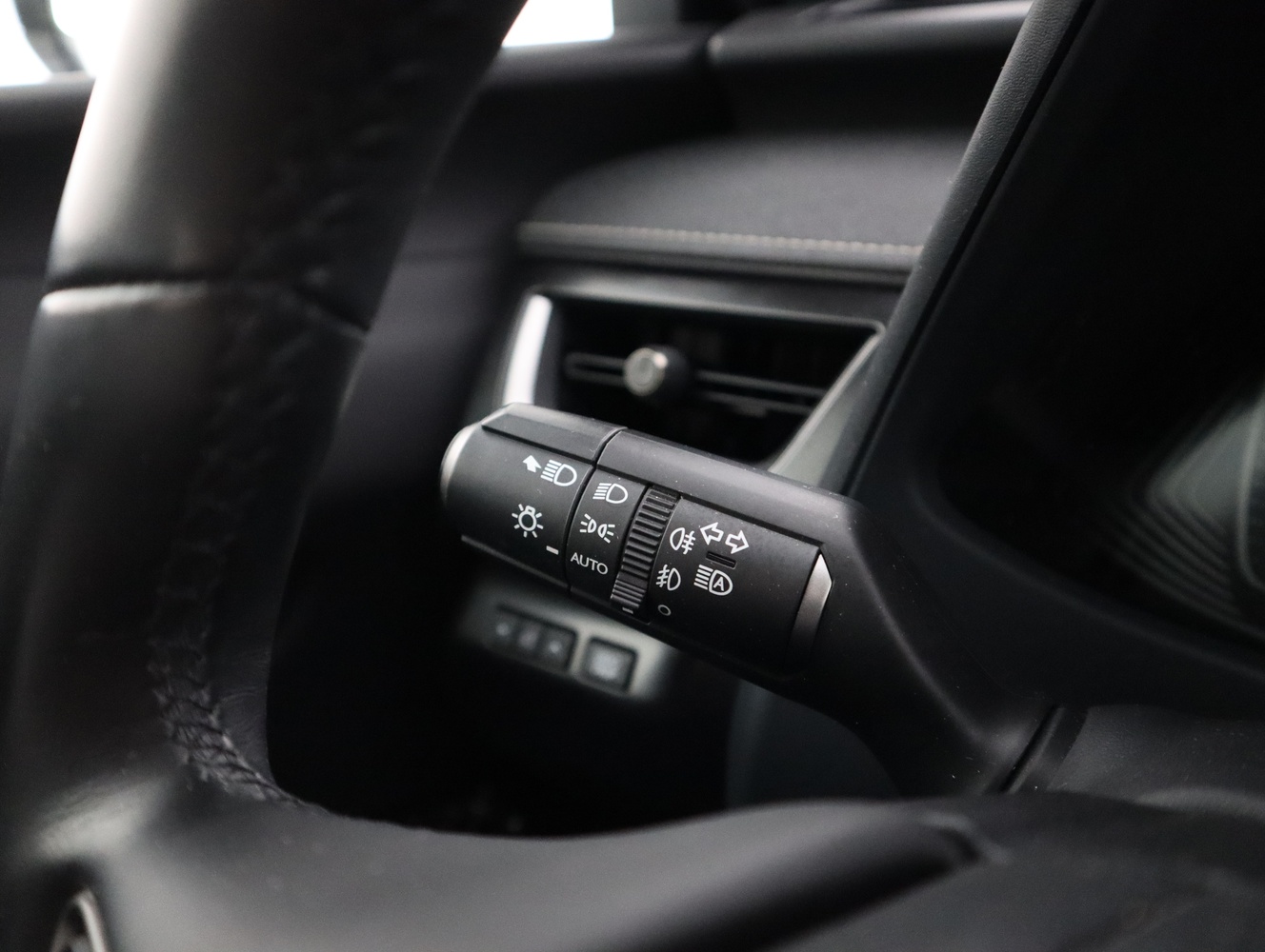 Lexus UX vaihtoauto