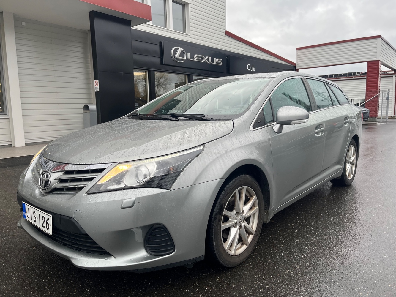 Toyota Avensis vaihtoauto
