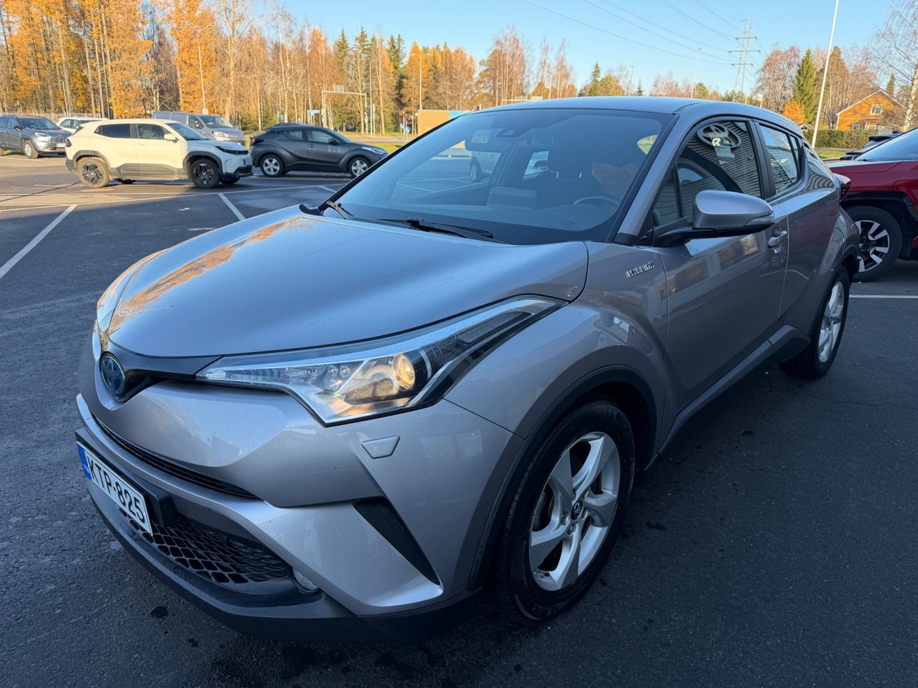 Toyota C-HR vaihtoauto