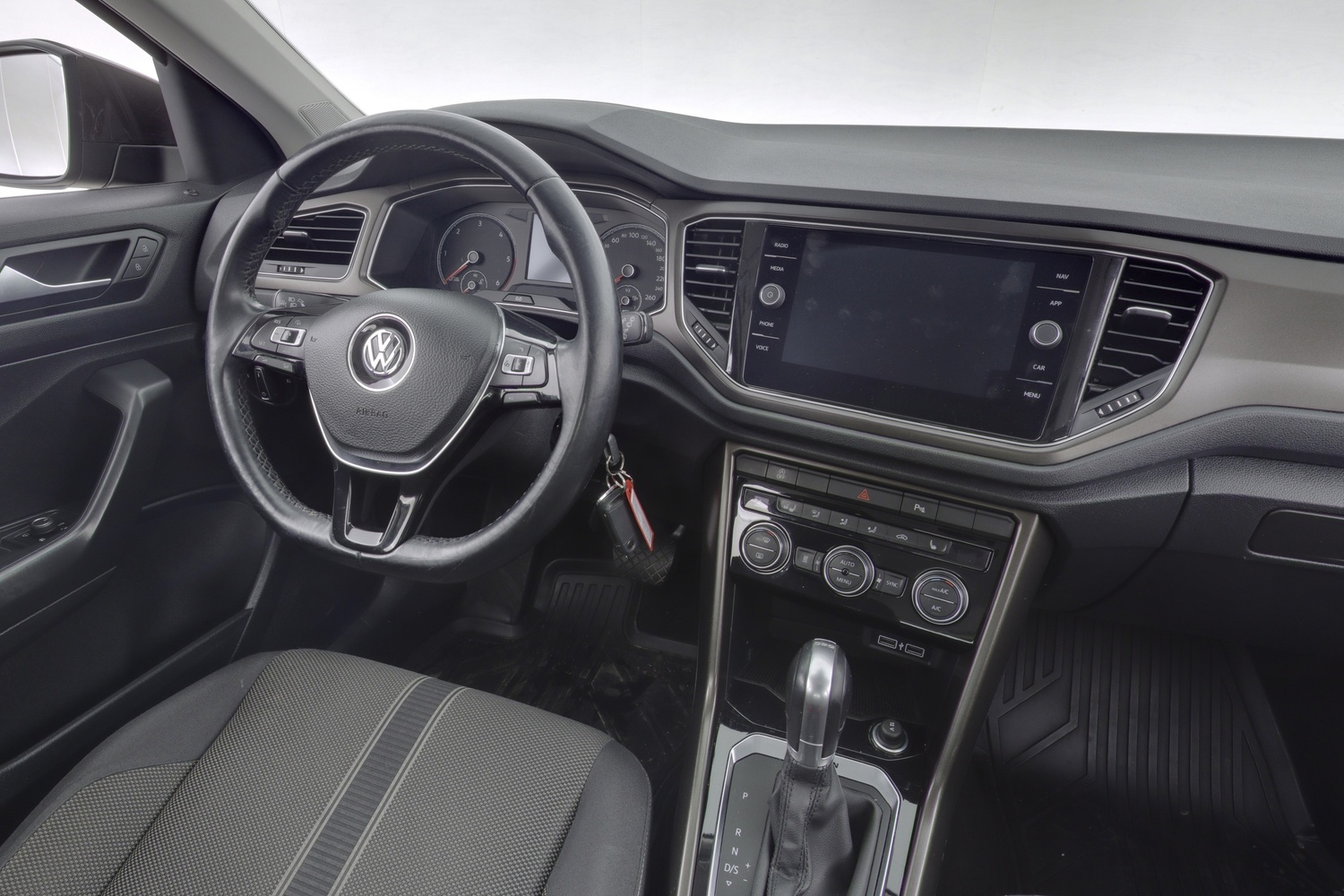 Volkswagen T-Roc vaihtoauto