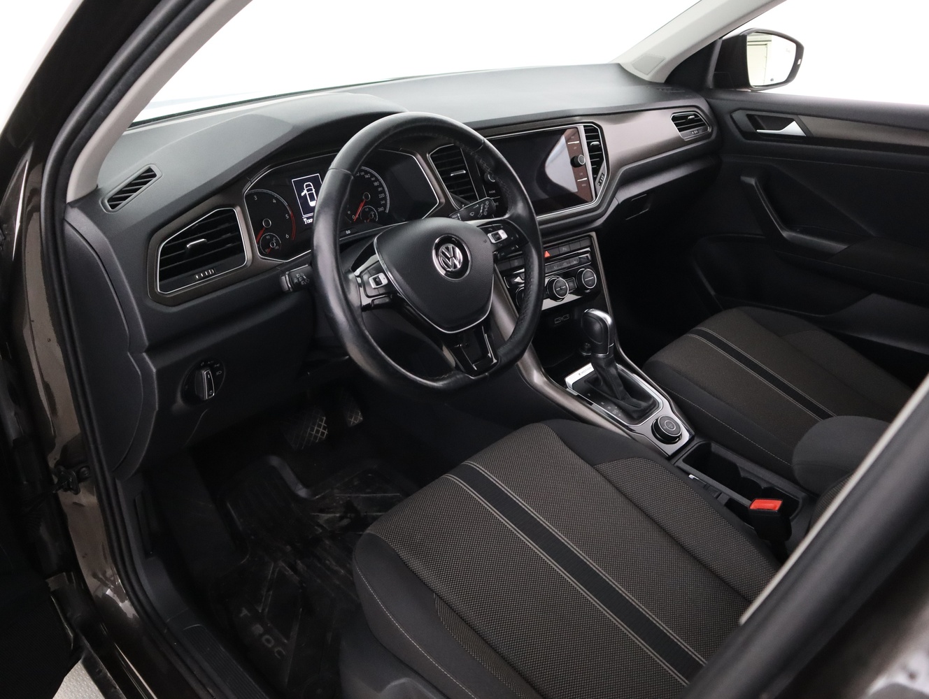 Volkswagen T-Roc vaihtoauto