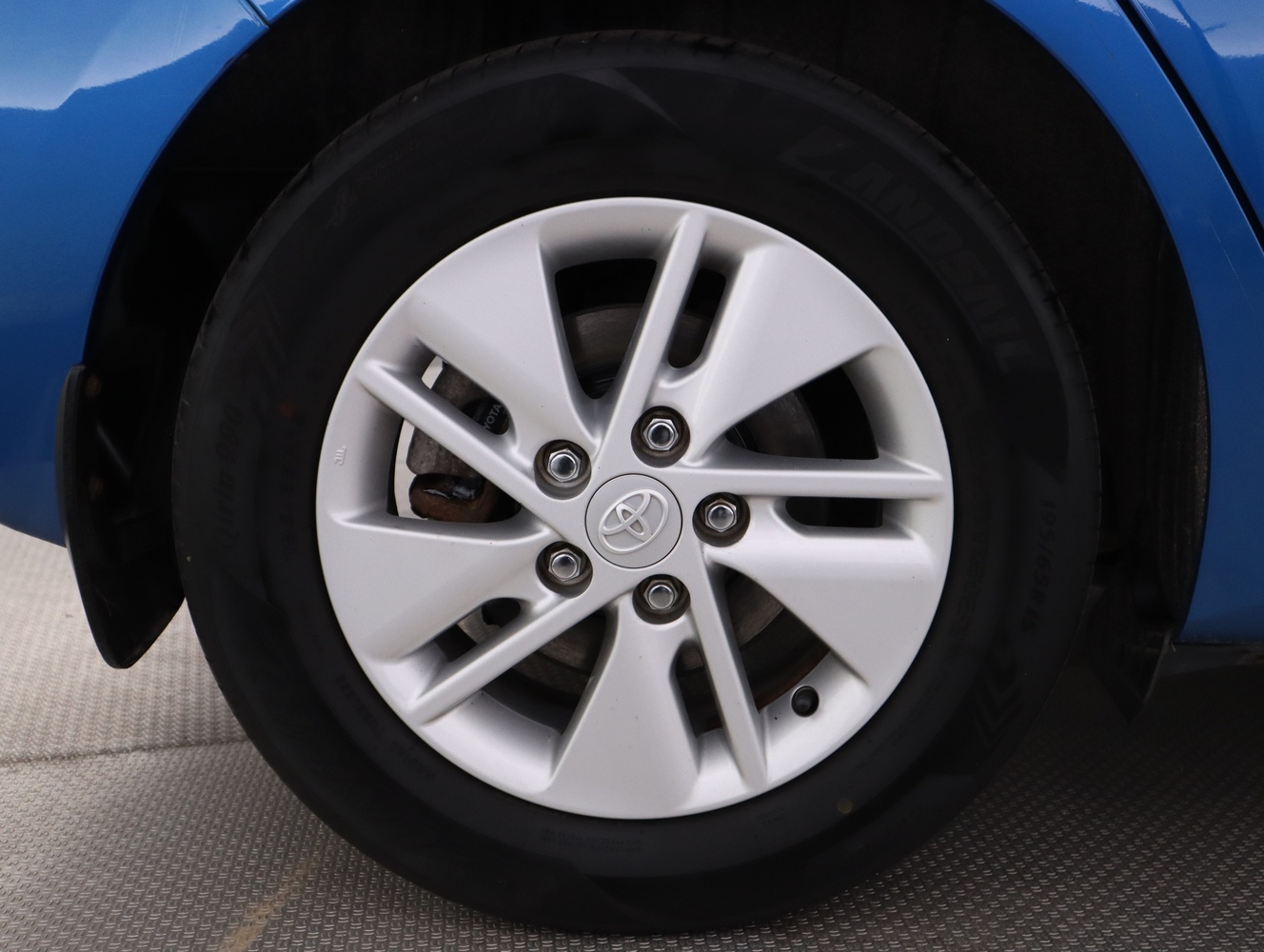 Toyota Auris vaihtoauto