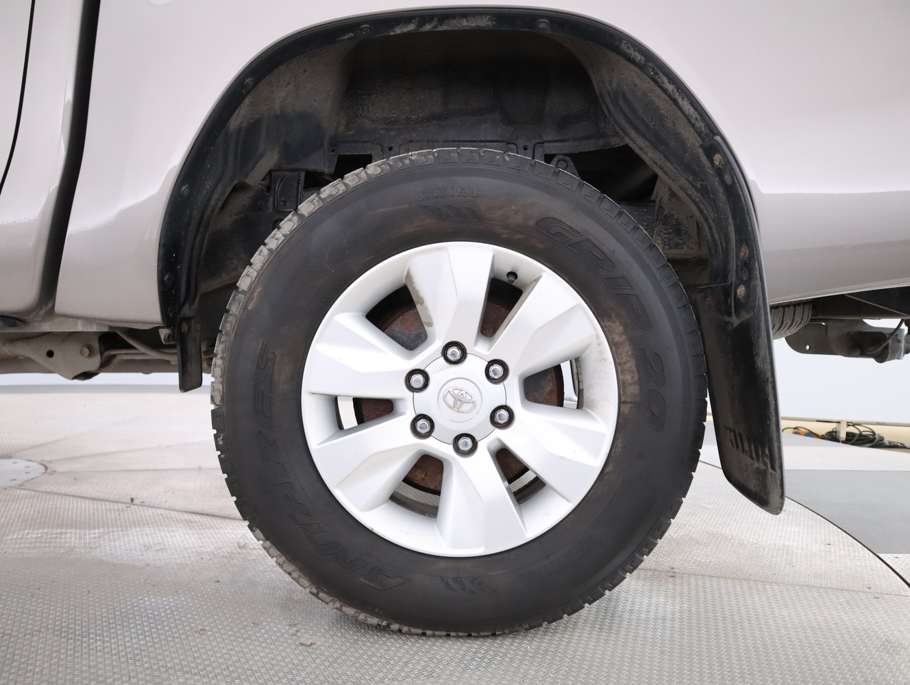 Toyota Hilux vaihtoauto