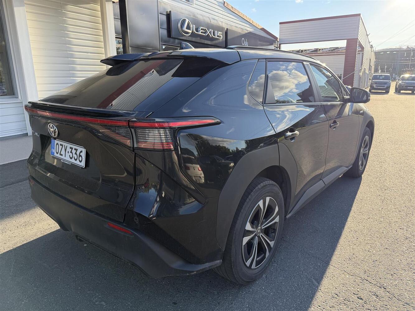 Toyota bZ4X vaihtoauto