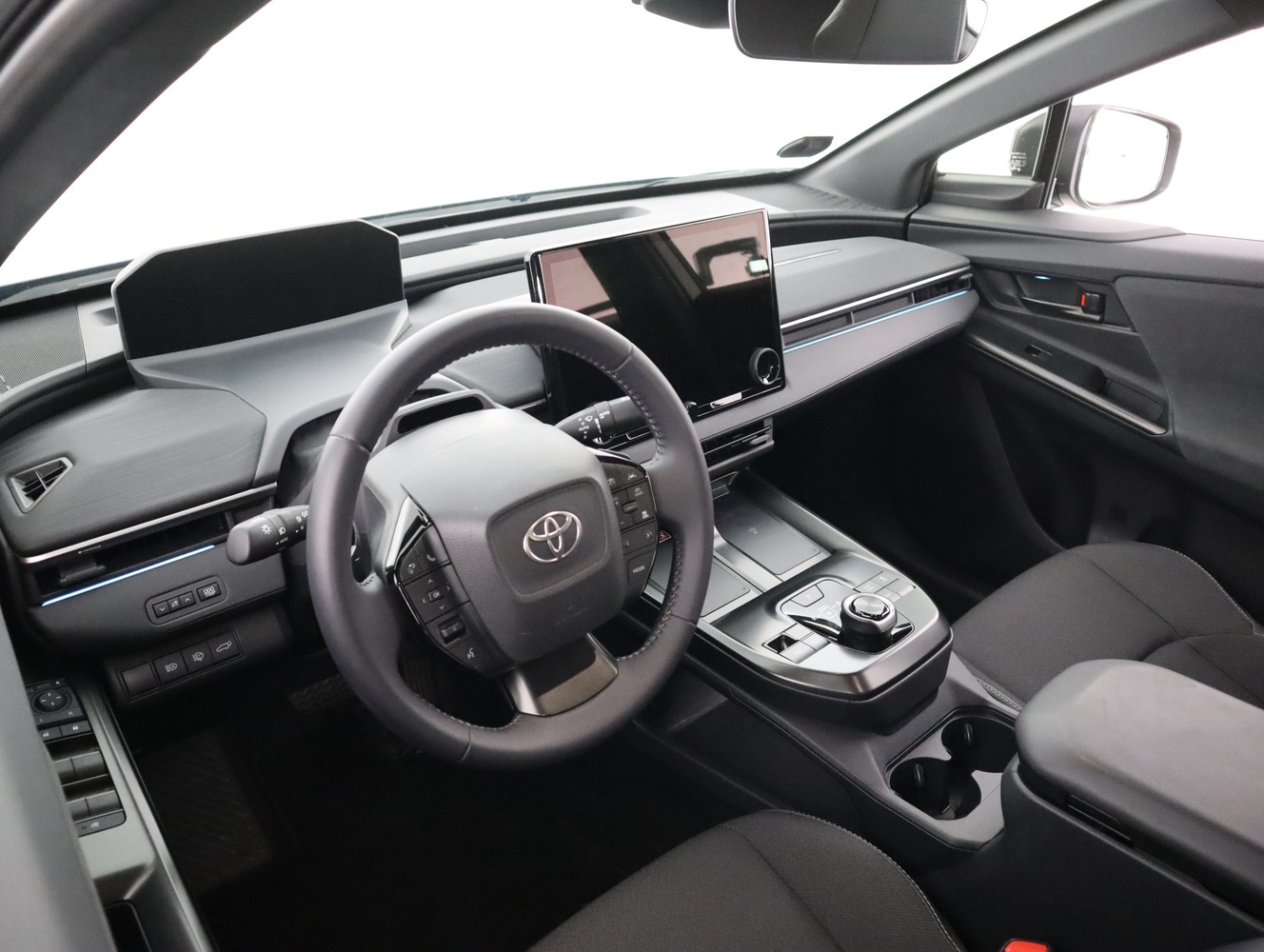 Toyota C-HR+ vaihtoauto