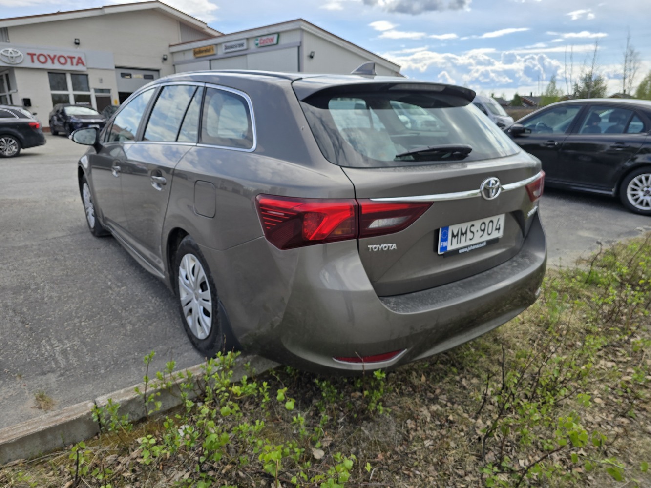 Toyota Avensis vaihtoauto