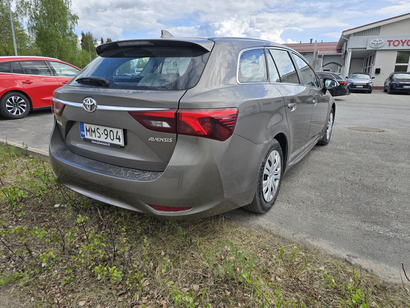 Toyota Avensis vaihtoauto