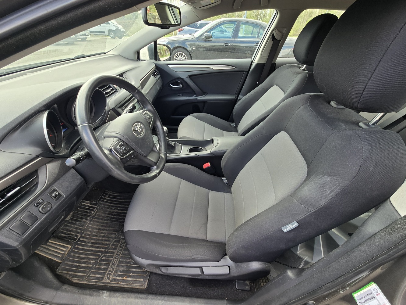Toyota Avensis vaihtoauto