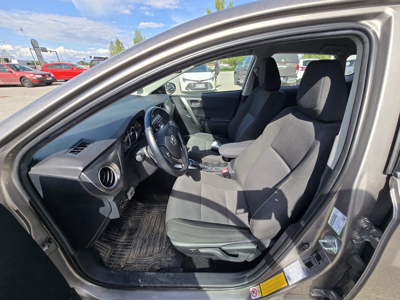 Toyota Auris vaihtoauto