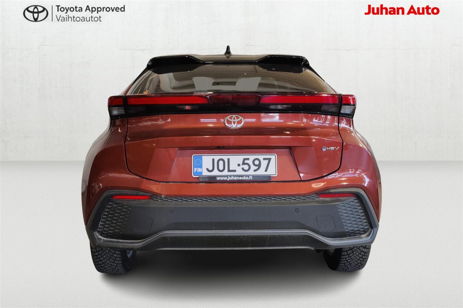 Toyota C-HR vaihtoauto
