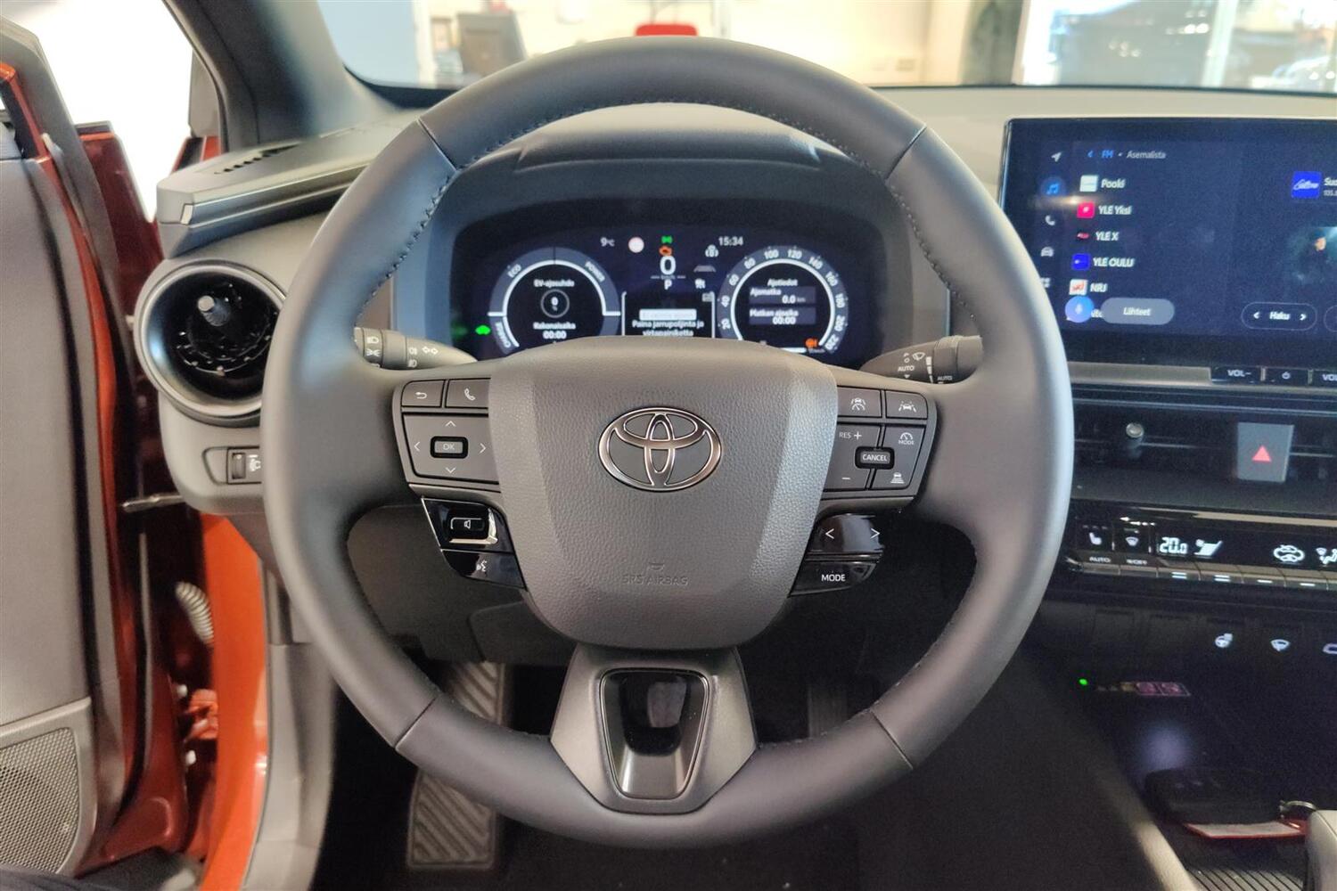 Toyota C-HR vaihtoauto