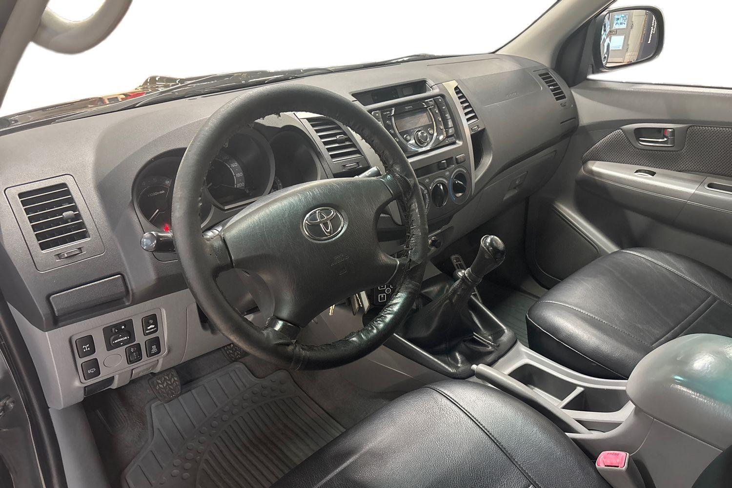 Toyota Hilux vaihtoauto