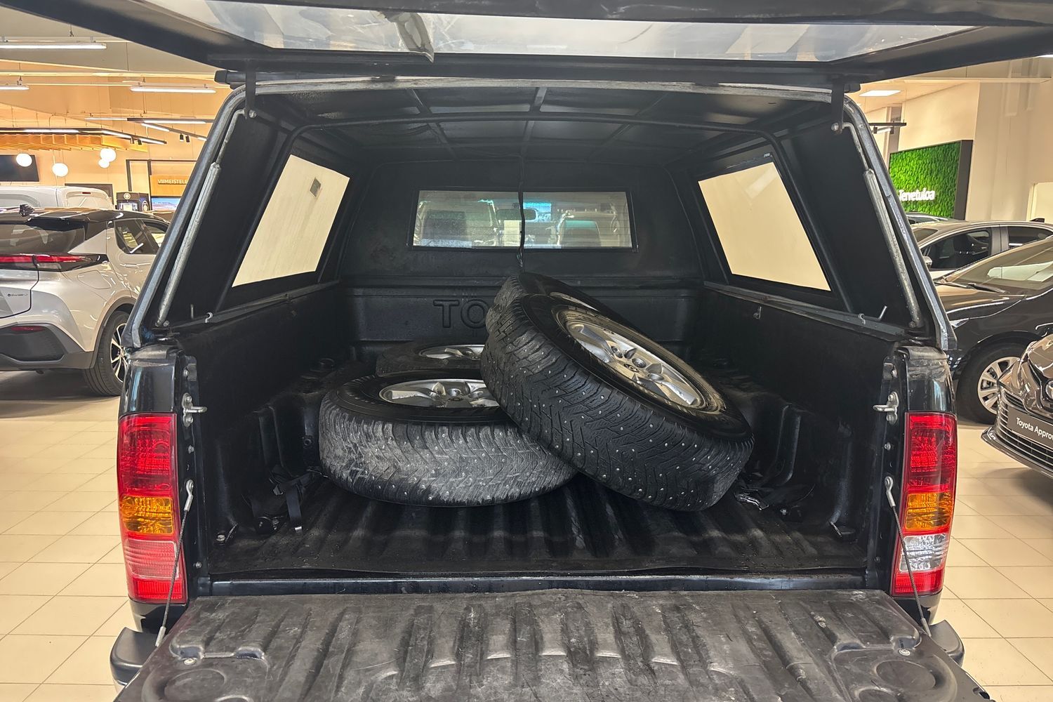 Toyota Hilux vaihtoauto