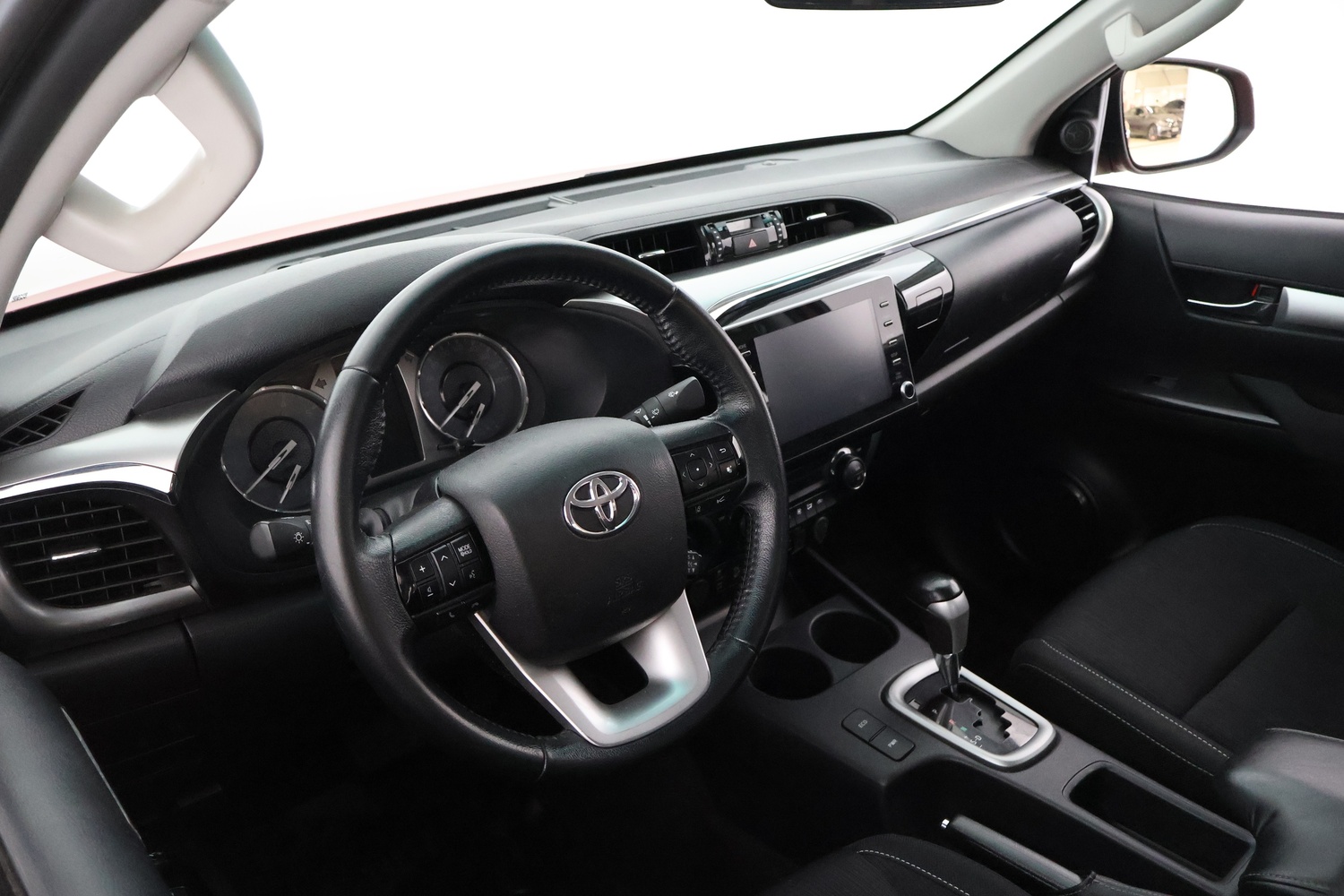 Toyota Hilux vaihtoauto