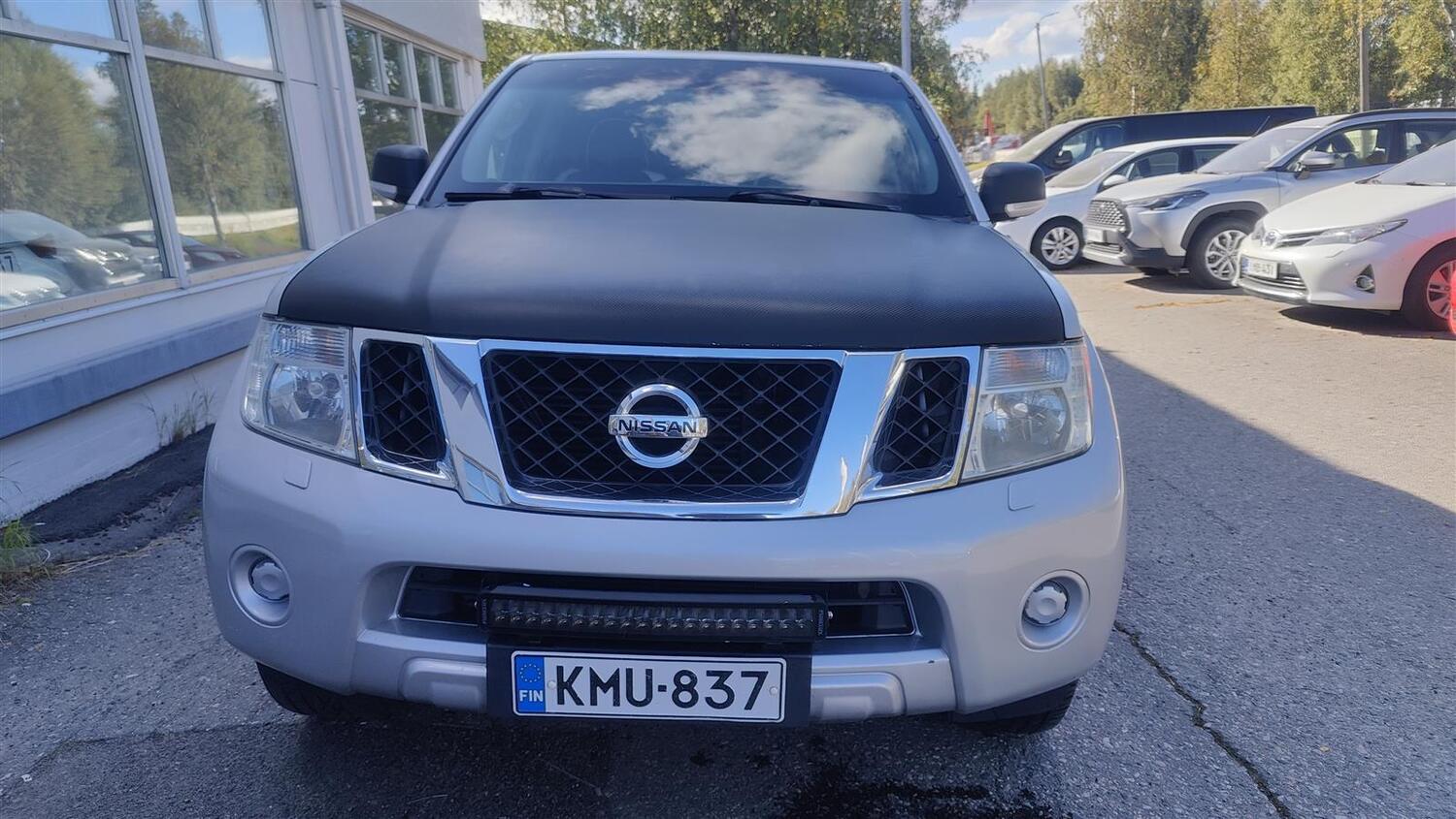 Nissan Pathfinder vaihtoauto