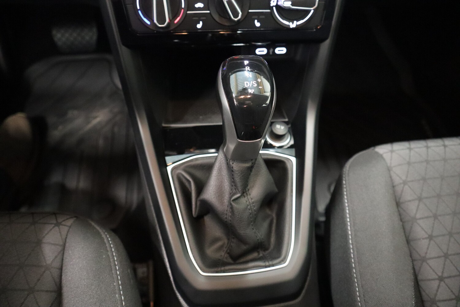 Volkswagen T-Cross vaihtoauto