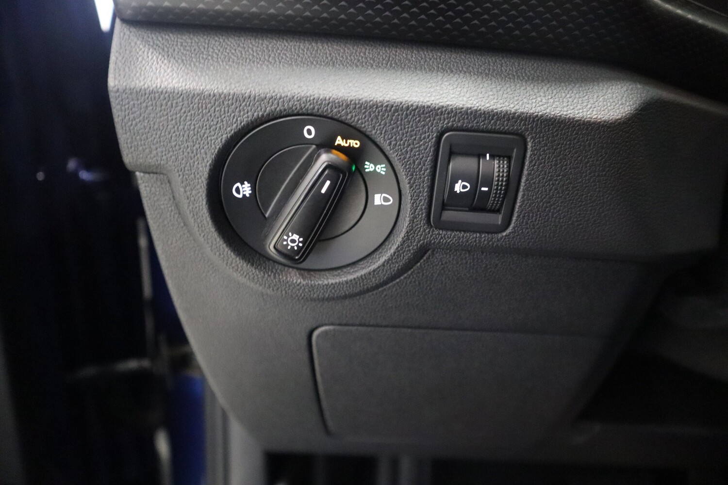 Volkswagen T-Cross vaihtoauto