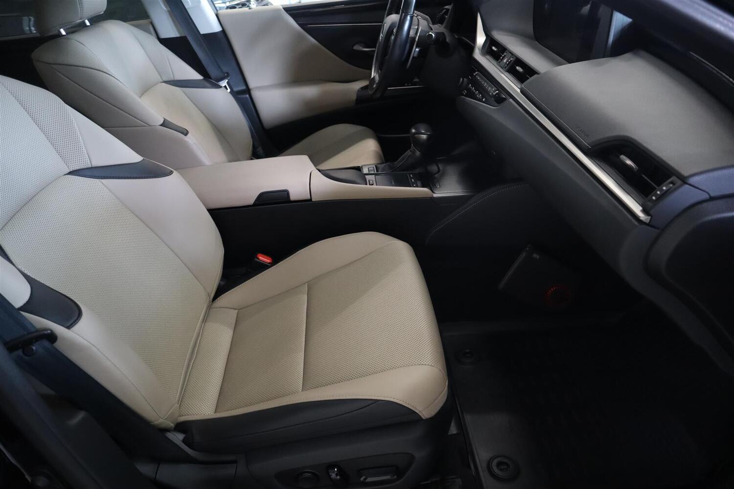 Lexus ES vaihtoauto