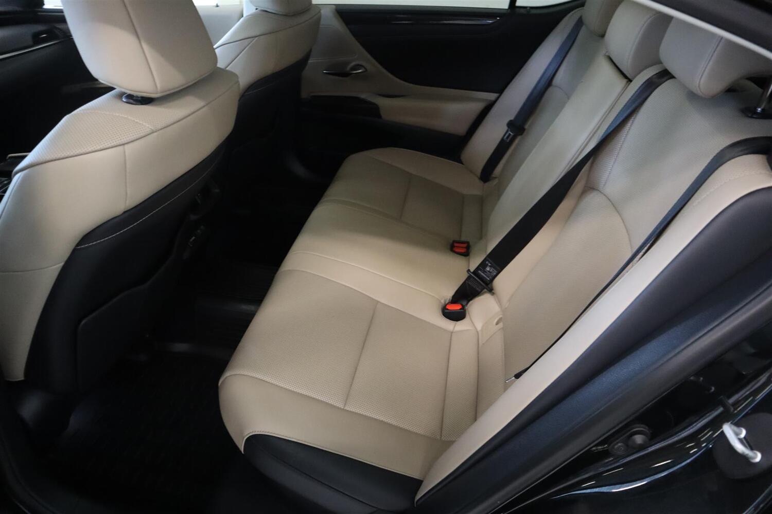 Lexus ES vaihtoauto