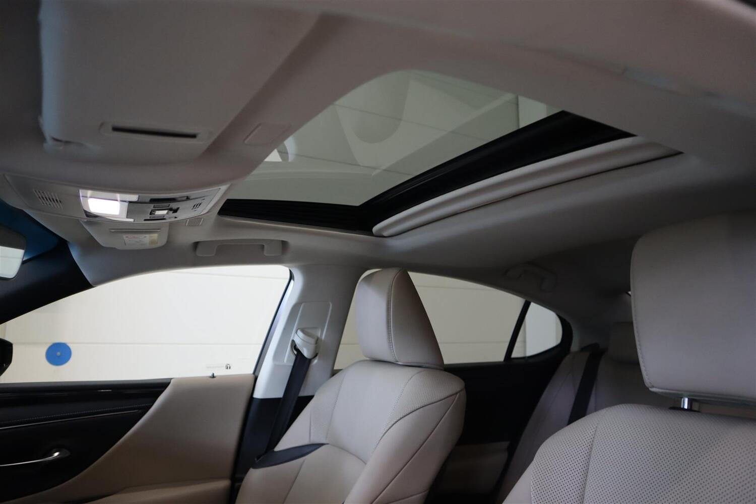 Lexus ES vaihtoauto