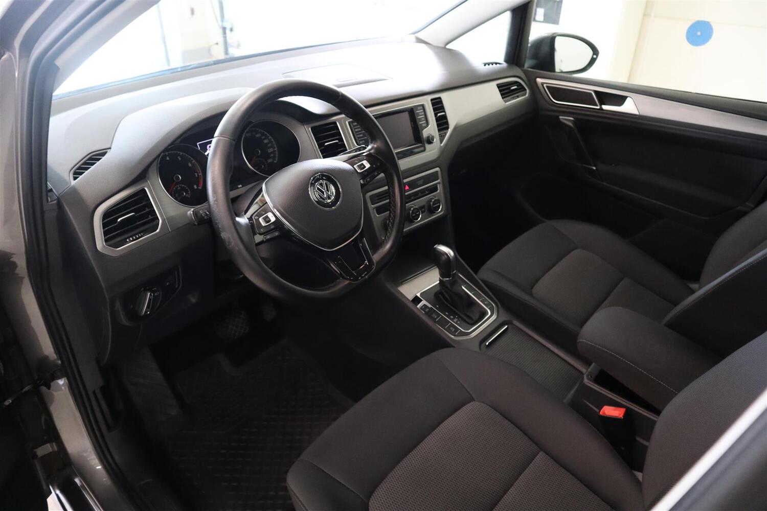 Volkswagen Golf Sportsvan vaihtoauto