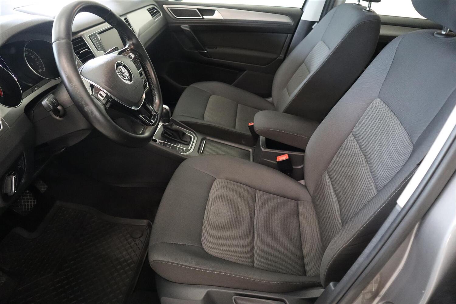 Volkswagen Golf Sportsvan vaihtoauto