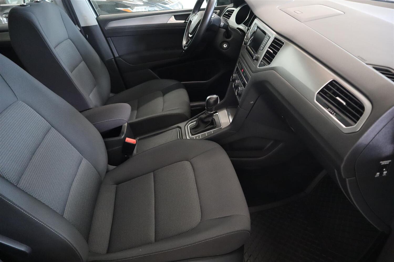 Volkswagen Golf Sportsvan vaihtoauto