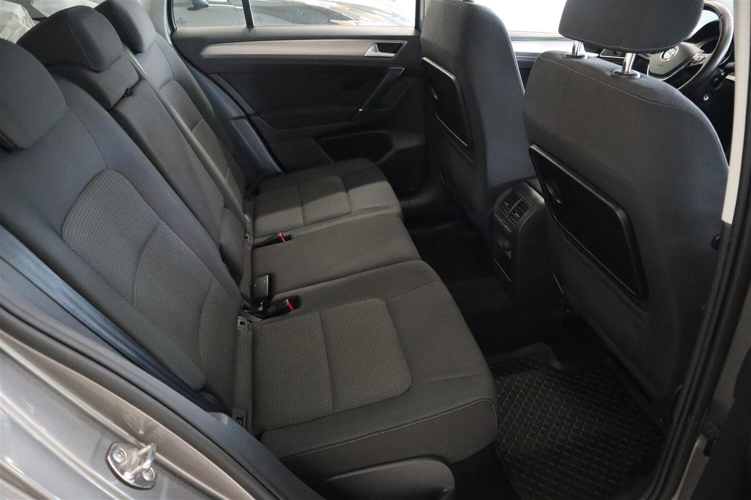 Volkswagen Golf Sportsvan vaihtoauto