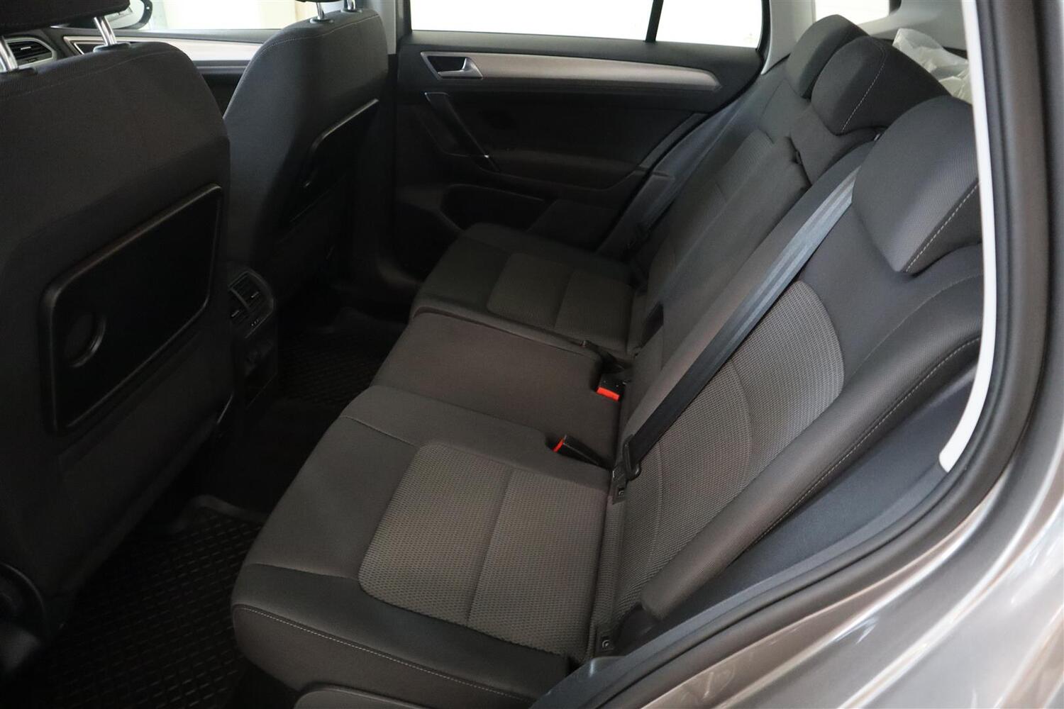 Volkswagen Golf Sportsvan vaihtoauto