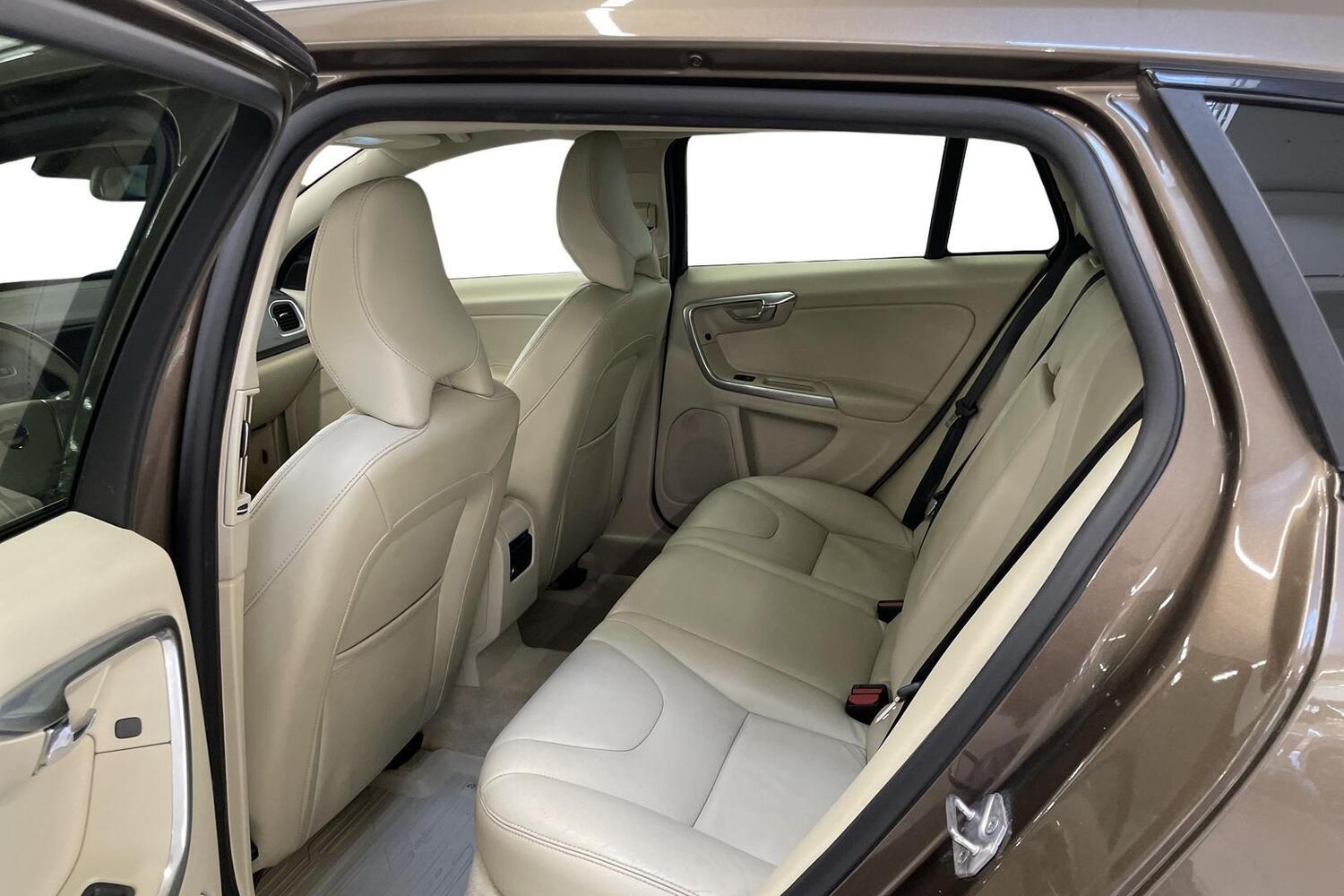 Volvo V60 Cross Country vaihtoauto