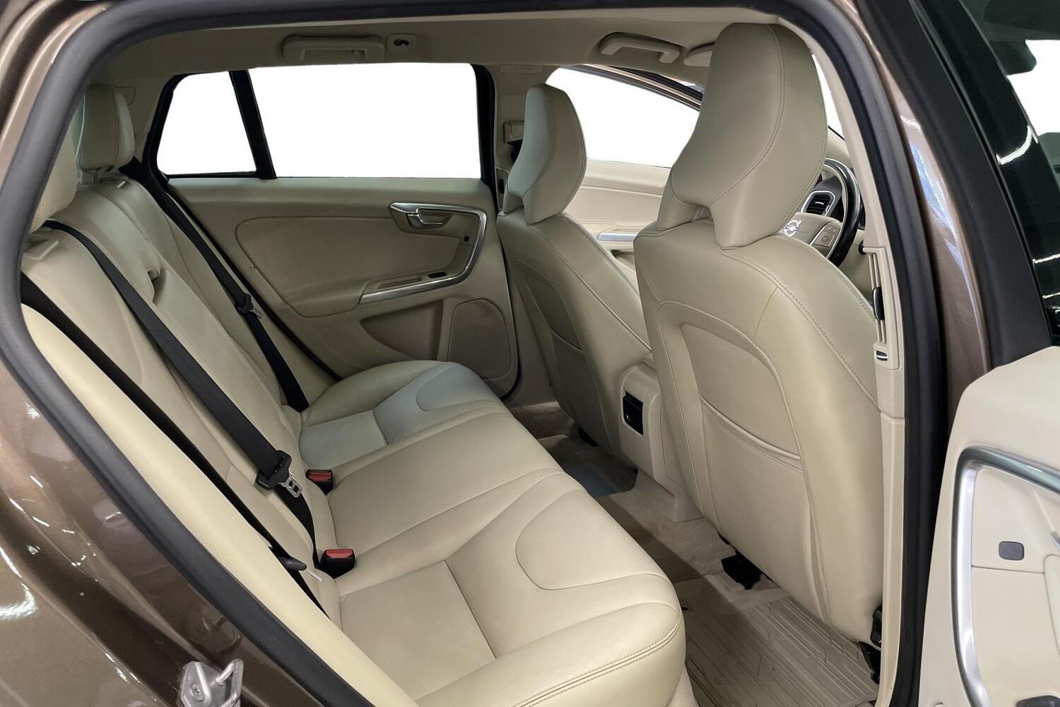 Volvo V60 Cross Country vaihtoauto
