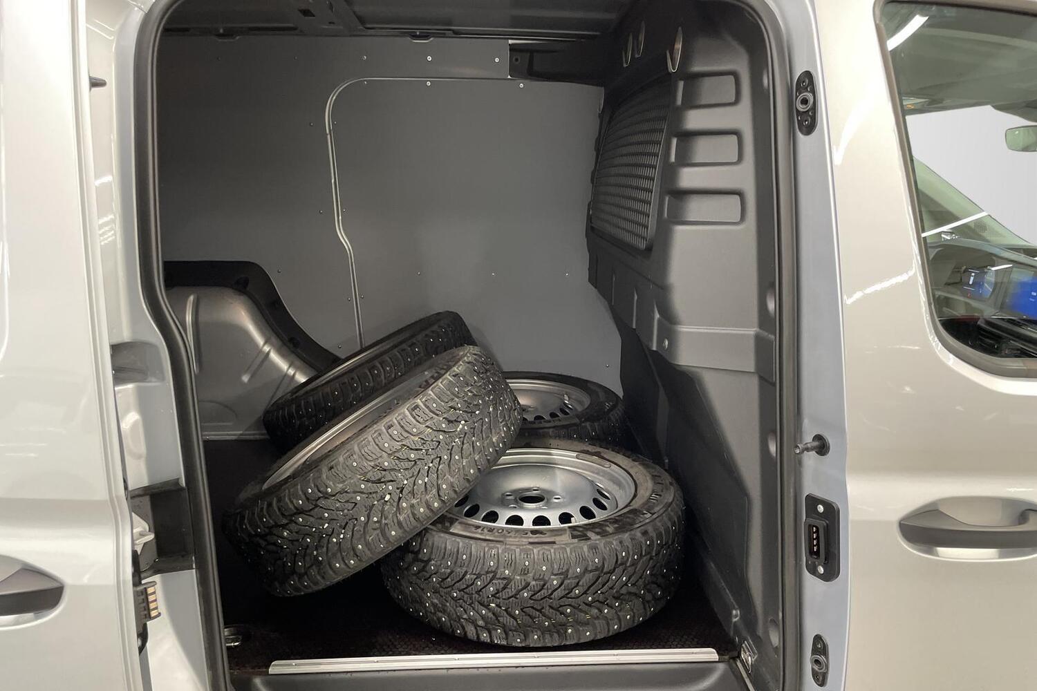 Ford Transit Connect vaihtoauto