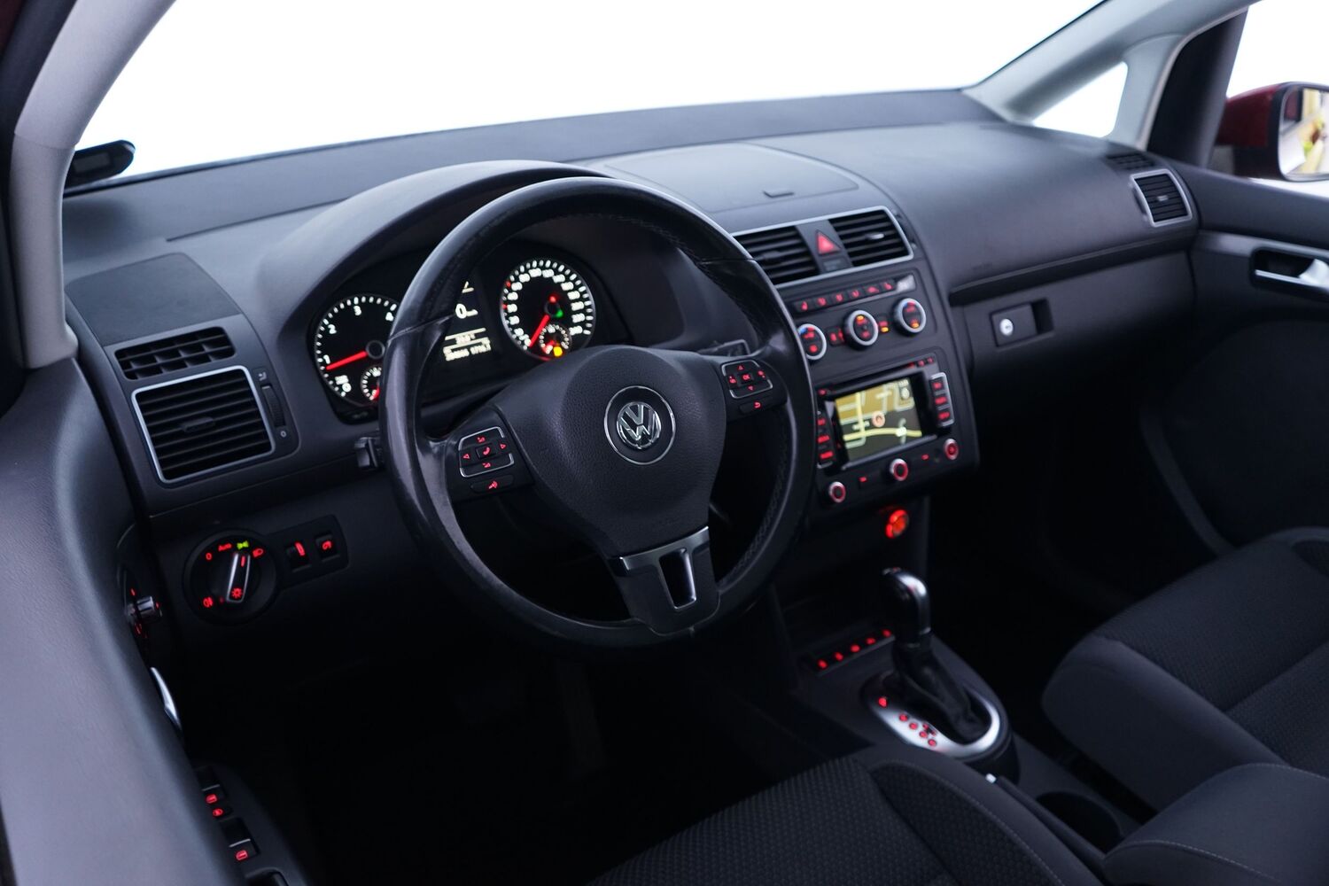 Volkswagen Touran vaihtoauto