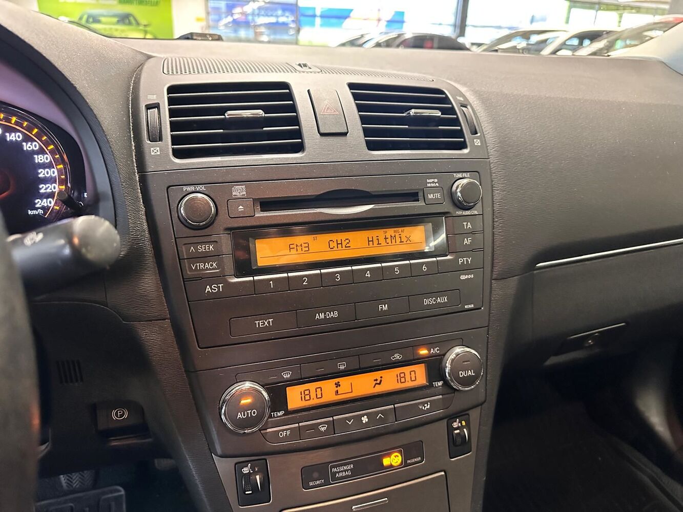 Toyota Avensis vaihtoauto
