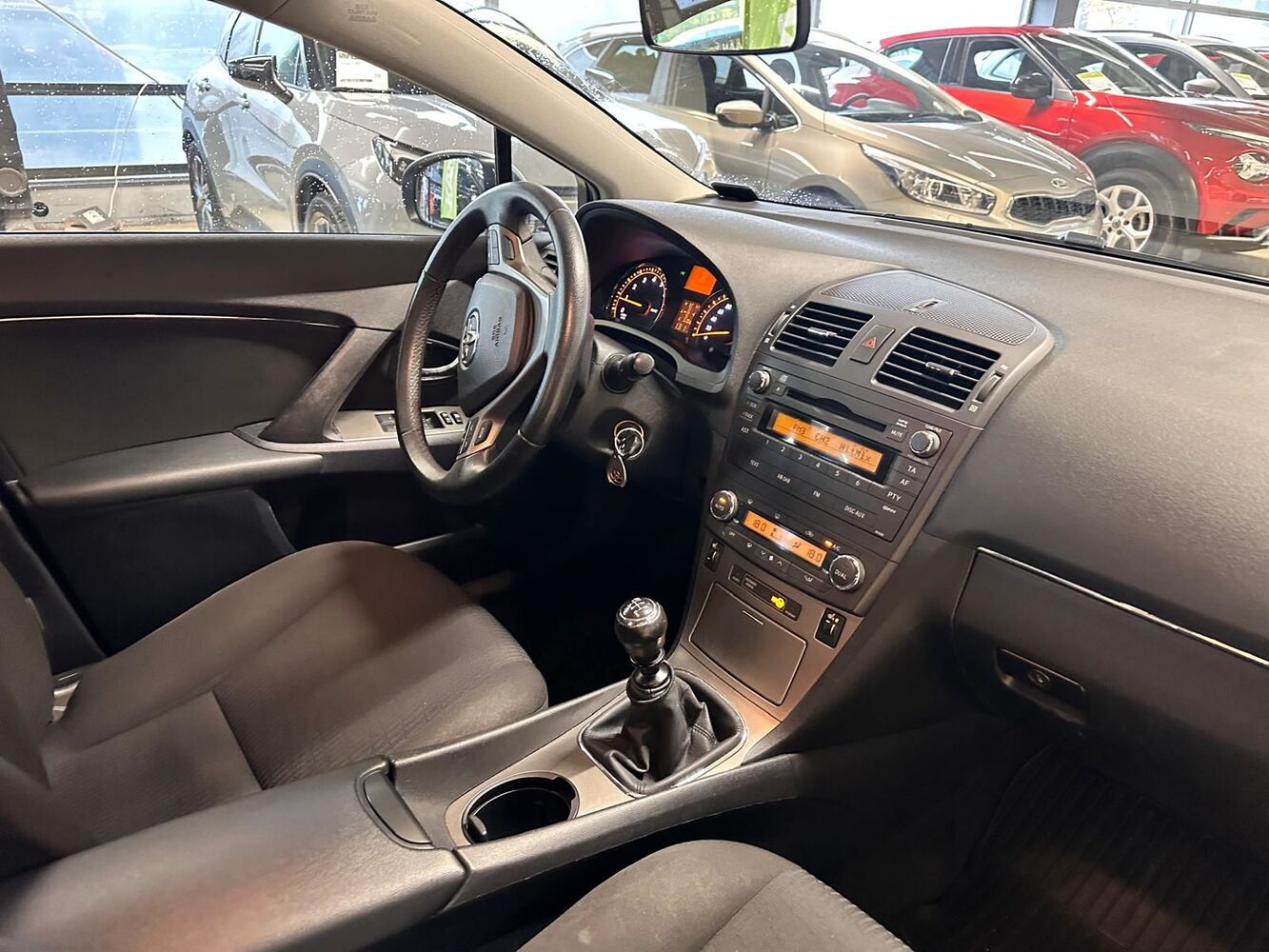 Toyota Avensis vaihtoauto