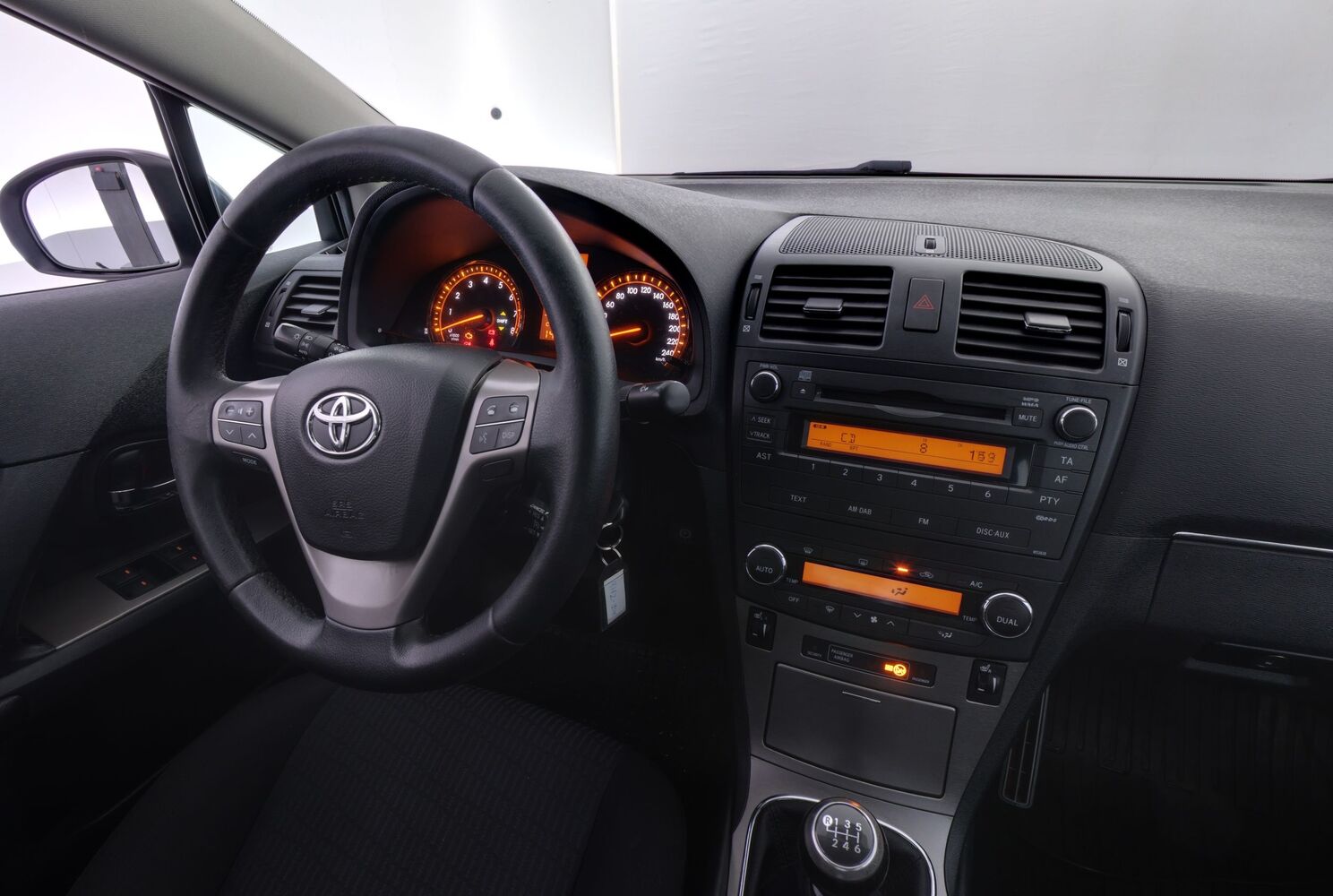 Toyota Avensis vaihtoauto
