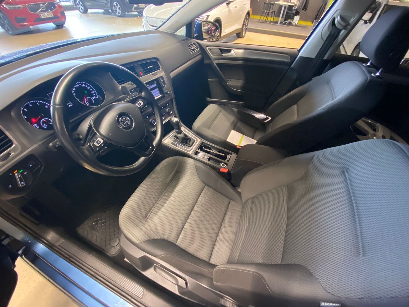 Volkswagen Golf vaihtoauto
