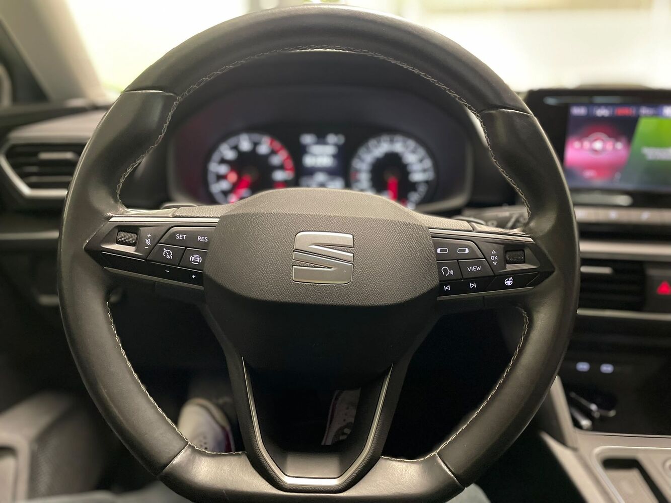 SEAT Leon Sportstourer vaihtoauto