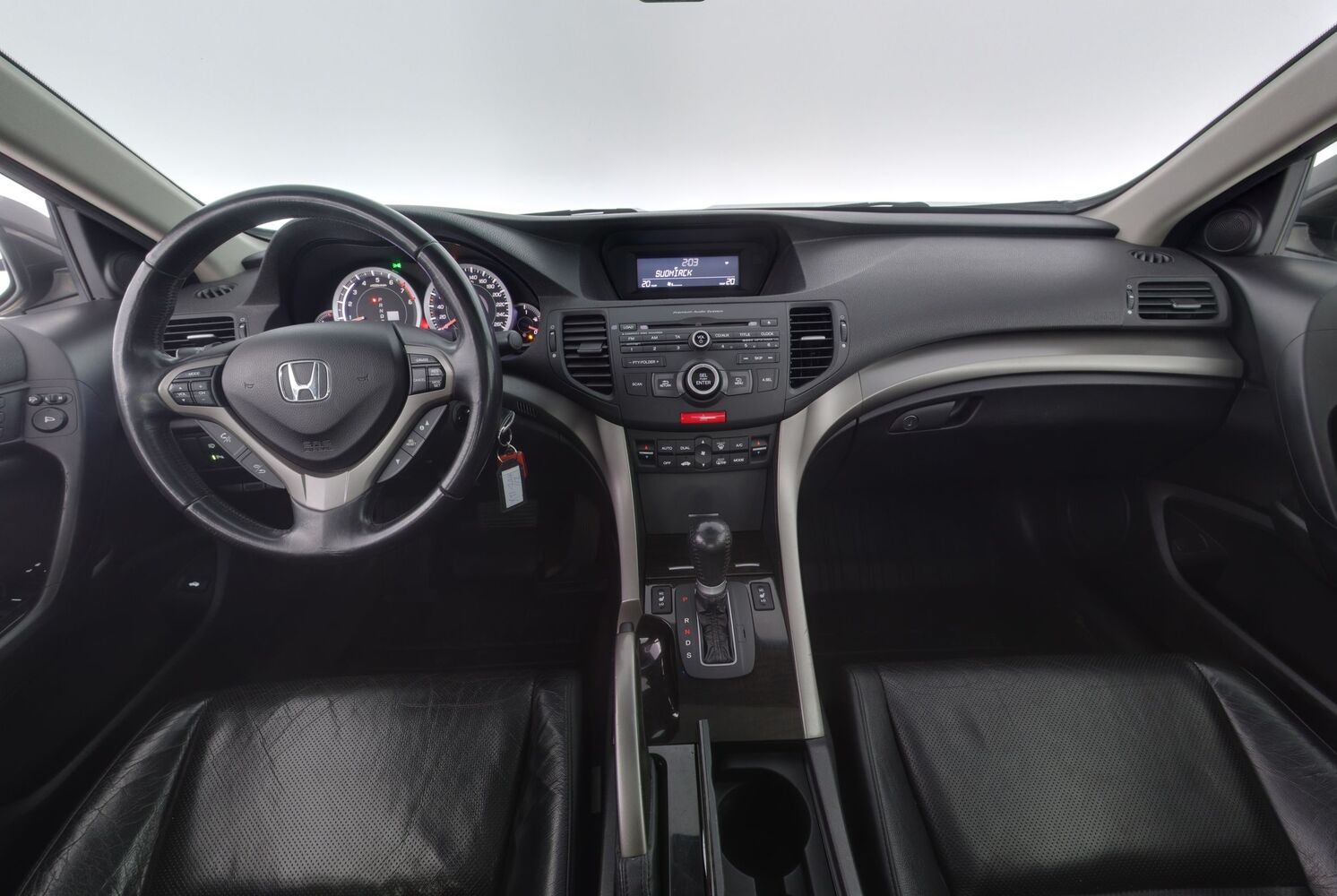 Honda Accord vaihtoauto