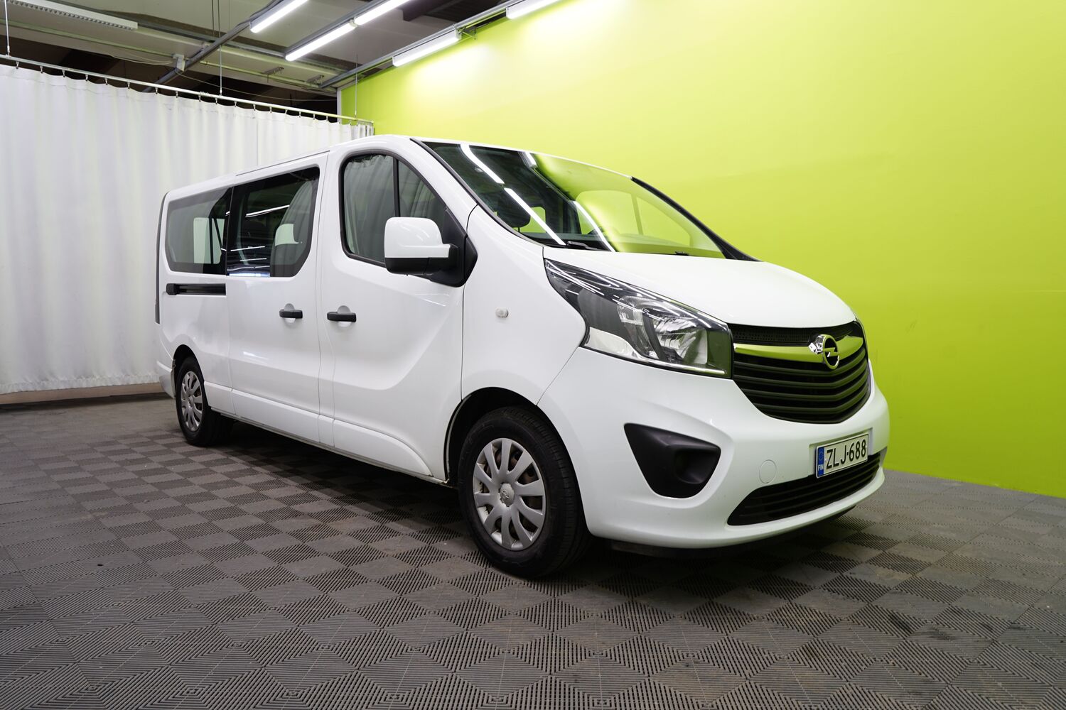 Opel Vivaro vaihtoauto