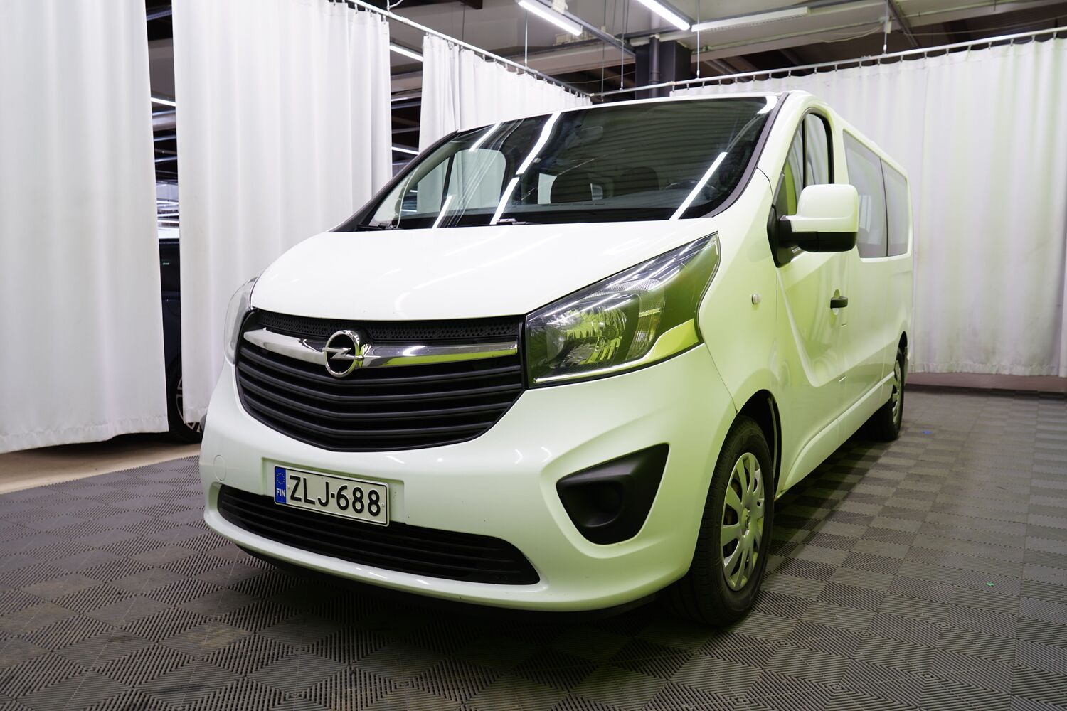 Opel Vivaro vaihtoauto