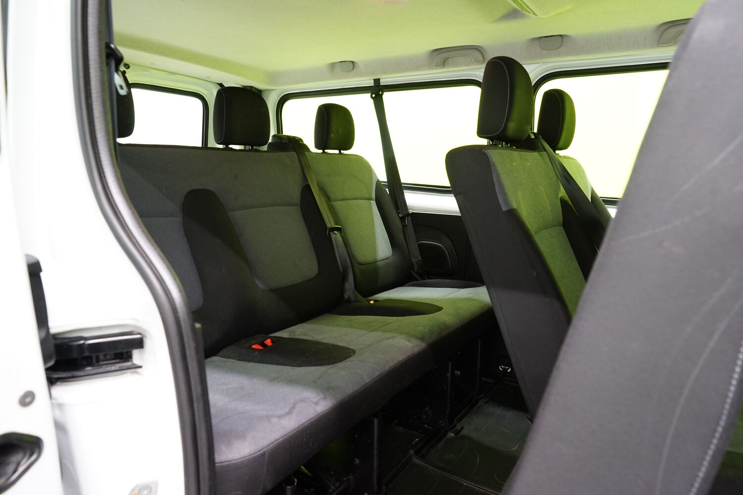 Opel Vivaro vaihtoauto