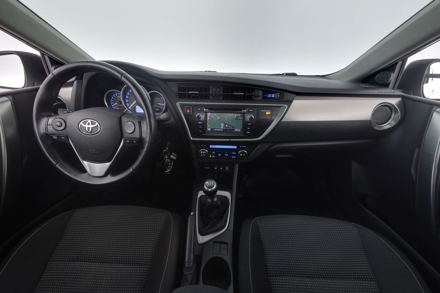 Toyota Auris vaihtoauto