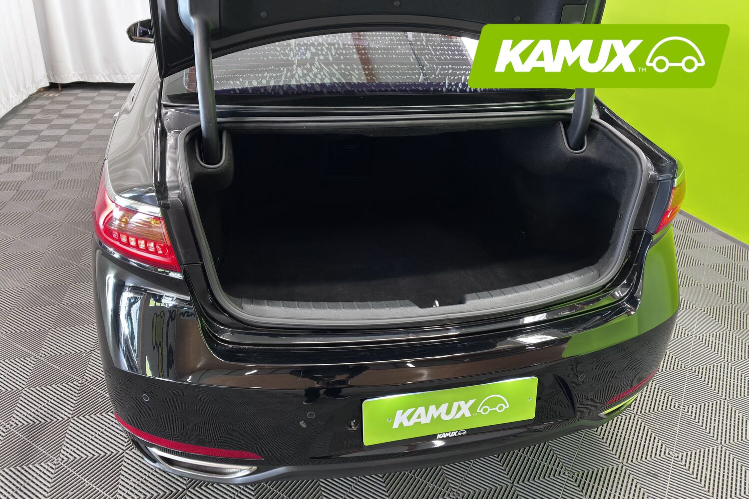 Kia K7 vaihtoauto