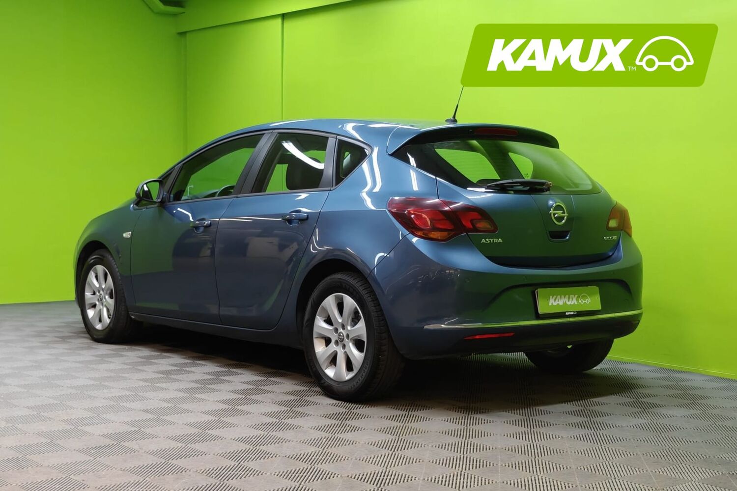 Opel Astra vaihtoauto