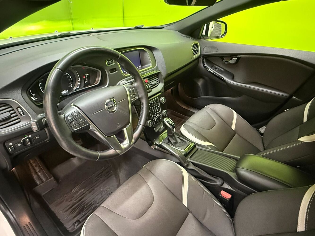 Volvo V40 vaihtoauto