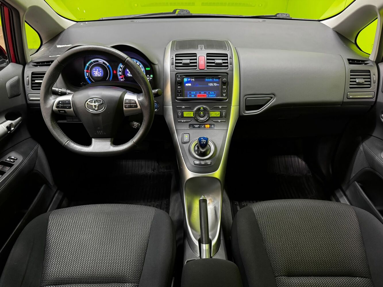 Toyota Auris vaihtoauto