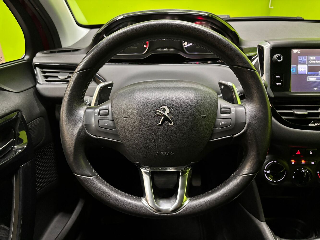 Peugeot 208 vaihtoauto